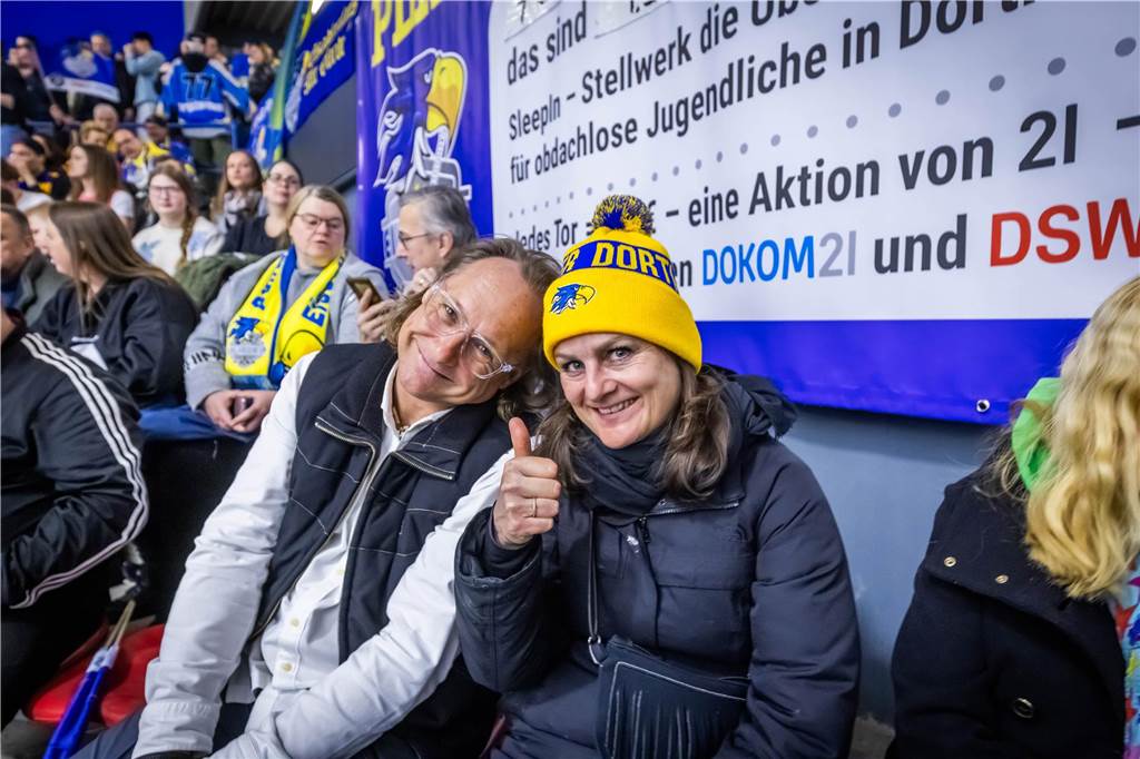 Die schönsten Fan-Fotos vom Playoff-Finale der Eisadler Dortmund.