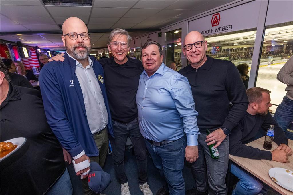 Die schönsten Fan-Fotos vom Playoff-Finale der Eisadler Dortmund.