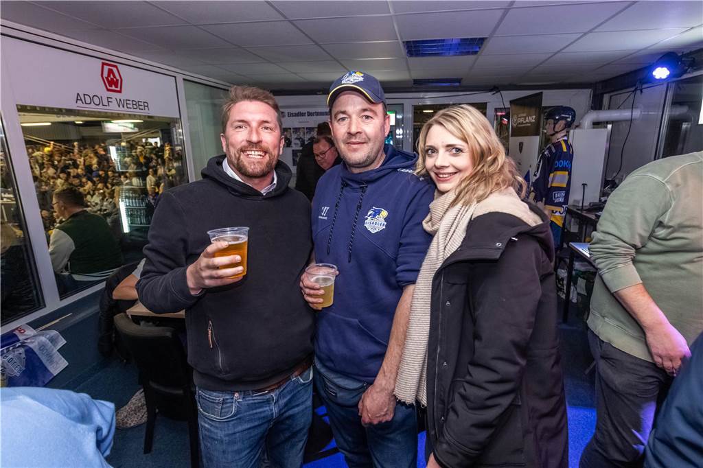 Die schönsten Fan-Fotos vom Playoff-Finale der Eisadler Dortmund.