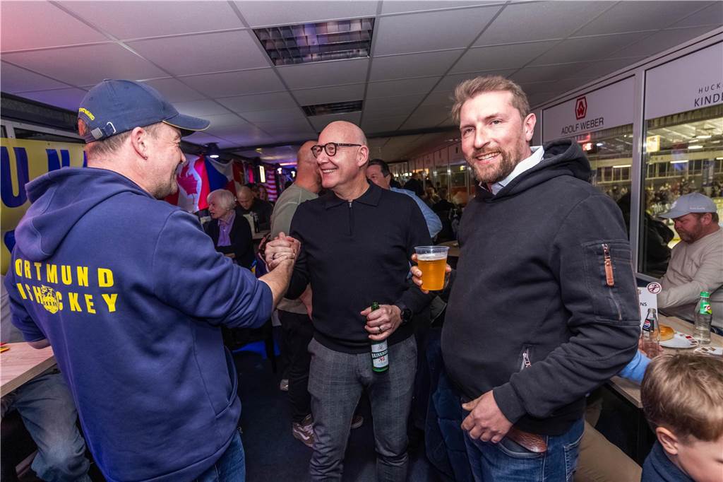 Die schönsten Fan-Fotos vom Playoff-Finale der Eisadler Dortmund.