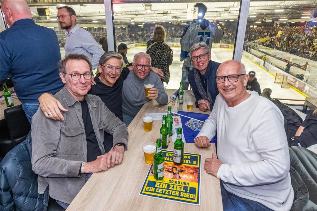 Die schönsten Fan-Fotos vom Playoff-Finale der Eisadler Dortmund.