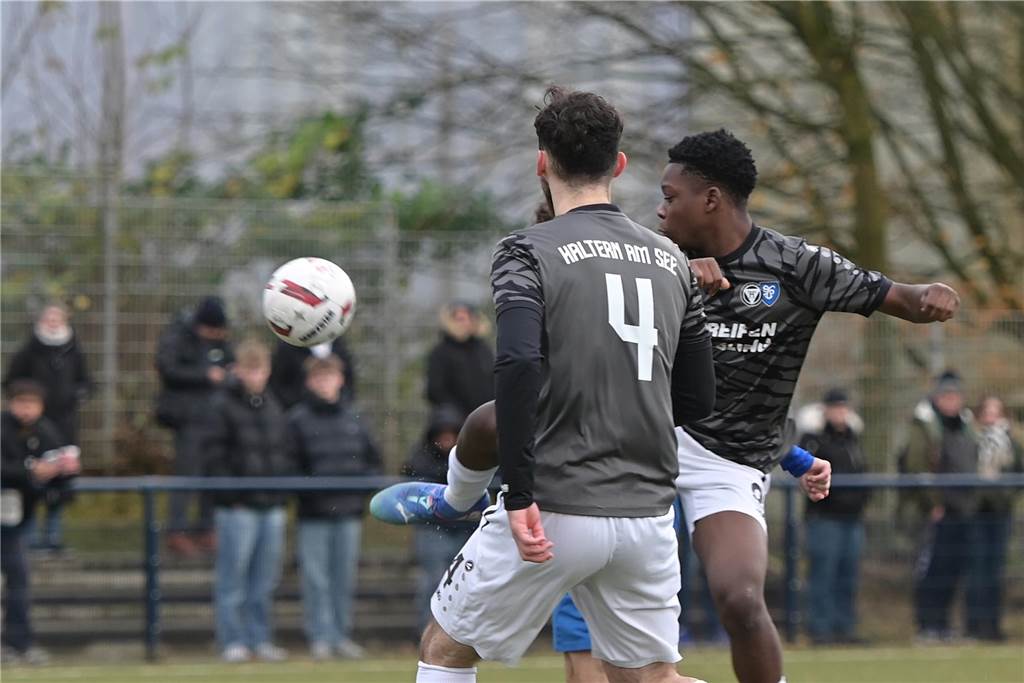 Die schönsten Fotos des Kreispokal-Finales der A-Junioren zwischen VfB Waltrop und TuS Haltern auf der Bezirkssportanlage in Marl in unserer Galerie.