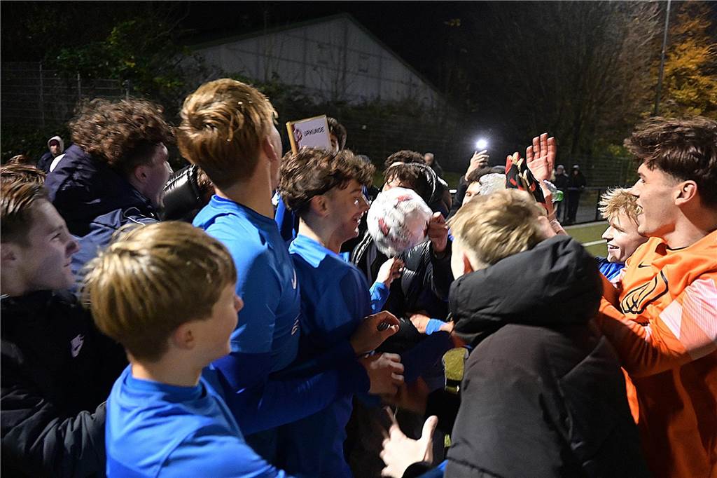 Die schönsten Fotos des Kreispokal-Finales der A-Junioren zwischen VfB Waltrop und TuS Haltern auf der Bezirkssportanlage in Marl in unserer Galerie.