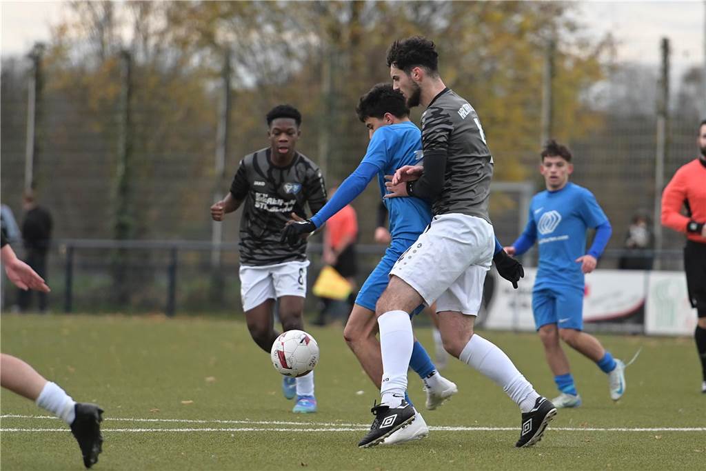 Die schönsten Fotos des Kreispokal-Finales der A-Junioren zwischen VfB Waltrop und TuS Haltern auf der Bezirkssportanlage in Marl in unserer Galerie.