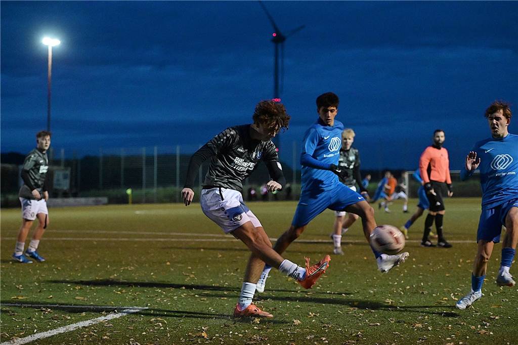 Die schönsten Fotos des Kreispokal-Finales der A-Junioren zwischen VfB Waltrop und TuS Haltern auf der Bezirkssportanlage in Marl in unserer Galerie.