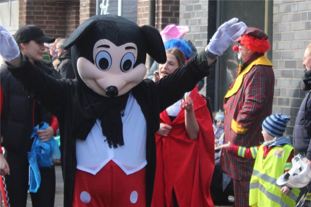 Die schönsten Impressionen vom Raesfelder Rosenmontagszug.