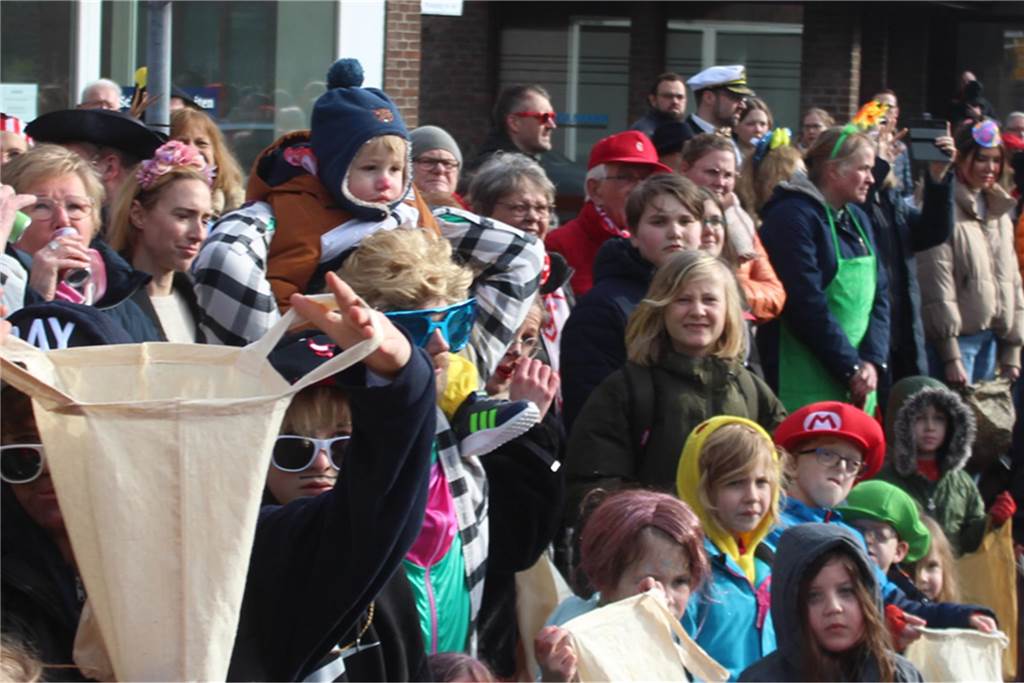 Die schönsten Impressionen vom Raesfelder Rosenmontagszug.