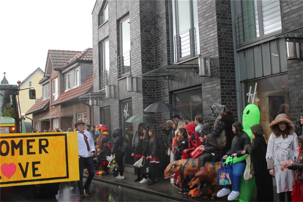 Die schönsten Impressionen vom Raesfelder Rosenmontagszug.