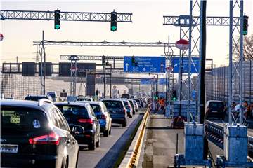 Die Schrankenanlage auf der A43 in Fahrtrichtung Wuppertal ist im Dezember in Betrieb genommen worden.
