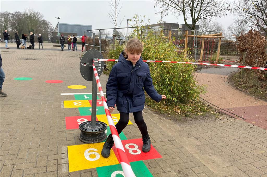 Die Schülerinnen und Schüler der 4c haben als erste den neuen Spielbereich getestet.