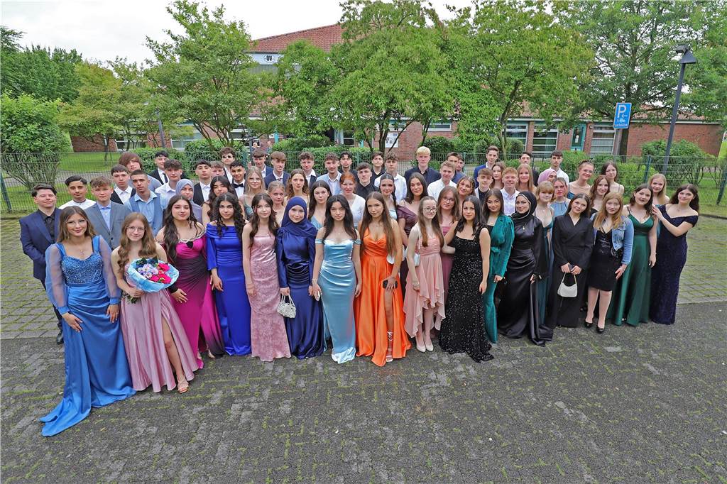 Die Schülerinnen und Schüler der Freiherr-vom-Stein Realschule in Bergkamen feierten ihren Abschluss.