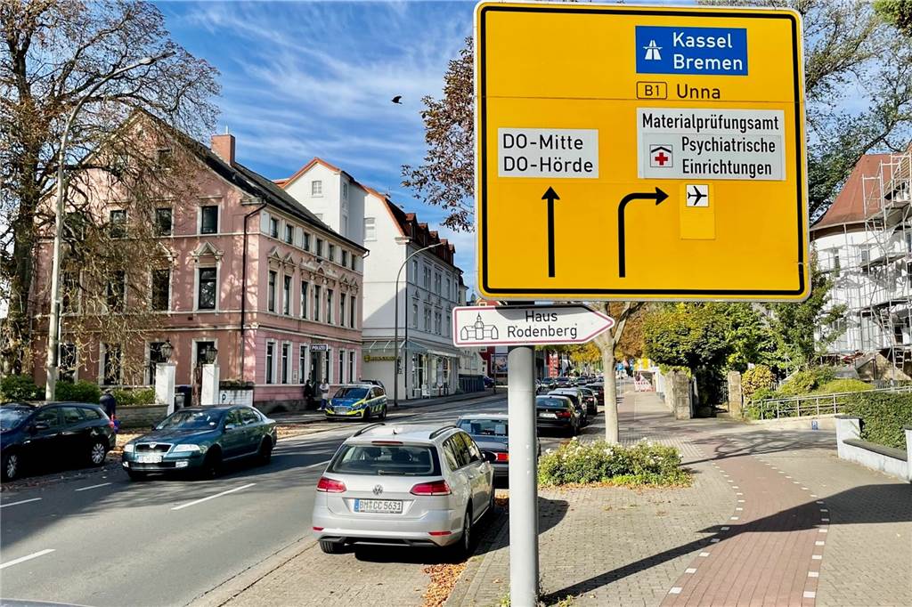 Endlich Tempo 30: Verschwindet an Dortmunder Kita die letzte Gefahrenstelle? Die Schüruferstraße im Aplerbecker Ortskern. Diese gilt als Umfahrung in Richtung B1 und nach Hörde.