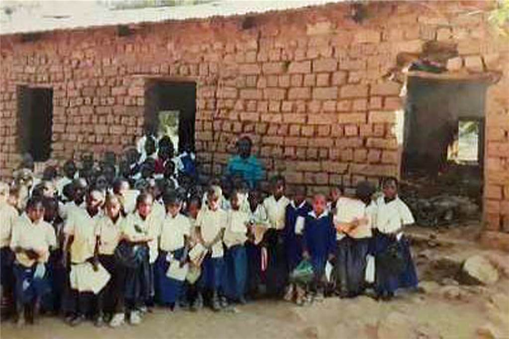 Ein Auslandsjahr mit schönen Folgen: Gastfamilie aus Tansania zu Besuch in Haltern Die Schule in Kala