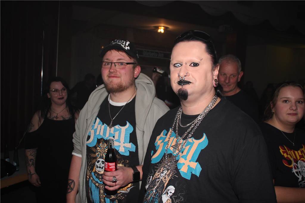 Die schwedische Okkult-Rock-Band Ghost um ihren Schöpfer und Songwriter- Mastermind Tobias Forge gilt derzeitig als eines der innovativsten Rock Band Phänomene der letzten Jahre. Das bestätigten die zahlreichen Fans in Brambauer. 