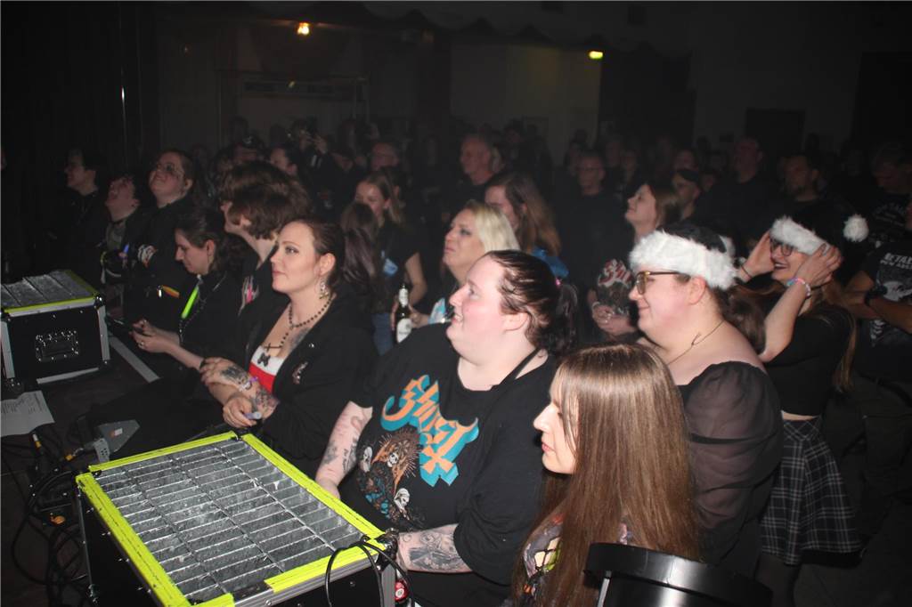 Die schwedische Okkult-Rock-Band Ghost um ihren Schöpfer und Songwriter- Mastermind Tobias Forge gilt derzeitig als eines der innovativsten Rock Band Phänomene der letzten Jahre. Das bestätigten die zahlreichen Fans in Brambauer. 