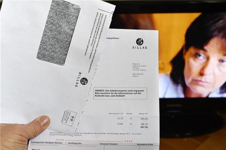 Schweizer Gebühren-Abstimmung: ARD und ZDF zuversichtlich Die Schweizer stimmen am 4. März über die „No Billag“-Initiative zur Abschaffung der Gebühren für den öffentlich-rechtlichen Rundfunk ab. Foto: Walter Bieri/KEYSTONE