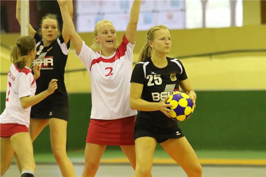 Deutschland geht mit Informationen aus erster Hand in das Duell mit Surinam Die Schwerinerin Lea Witthaus (am Ball) und die deutsche Korfball-Nationalmannschaft spielen gegen Surinam um den fünften Platz bei der WM.