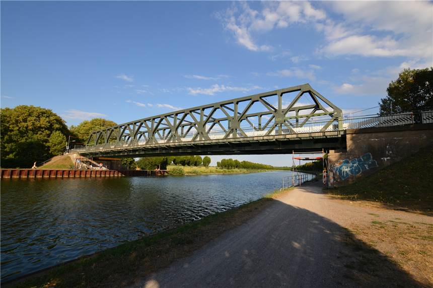 Trotz Denkmalschutz: Für die Kanalbrücke Schwieringhausen gibt es eine Lösung Die Schwieringhauser Kanalbrücke kann angehoben werden, sagt die Obere Denkmalbehörde.