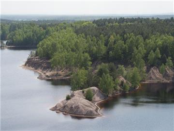 Die Seenplatte «Afrika» im Geopark Muskauer Faltenbogen: Der grenzübergreifende Park trägt seit November 2015 den Titel «Unesco Global Geopark». Foto: Sebastian Kahnert
