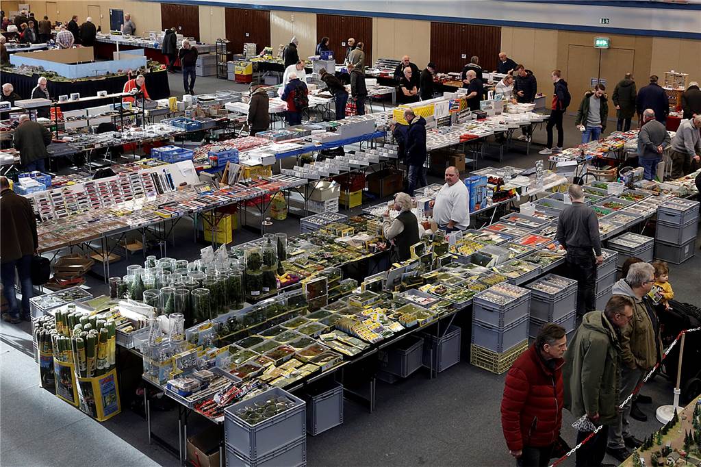 Modellbahnfreunde erreichen mit ihrem Hobby keine Kinder mehr - Dennoch gibt es Nachwuchs Die Seestadthalle wurde am Wochenende wieder zum Mekka der Modellbahnfreunde.