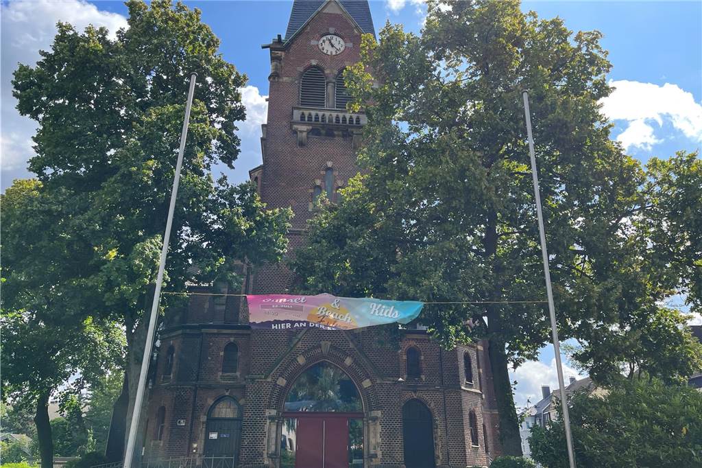 Ehepaar leitet jetzt Kirchengemeinde in Eving Die Segenskirche befindet sich an der Deutschen Straße 71 in Eving