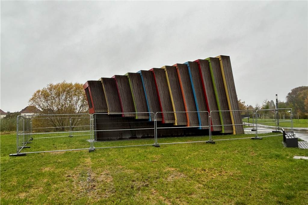 Gruppe will Rettung der Sehstation: „Denken an eine kleine Bürgerinitiative“ Die Sehstation ist eine Holzskulptur im Form einer historischen Kamera. Sie ist derzeit gesperrt.