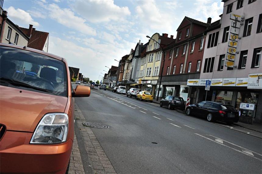 Der Umbau der Selmer Kreisstraße verzögert sich Die Selmer Geschäftsleute bangen wegen des bevorstehenden Umbaus der Kreisstraße um ihre Einkünfte.