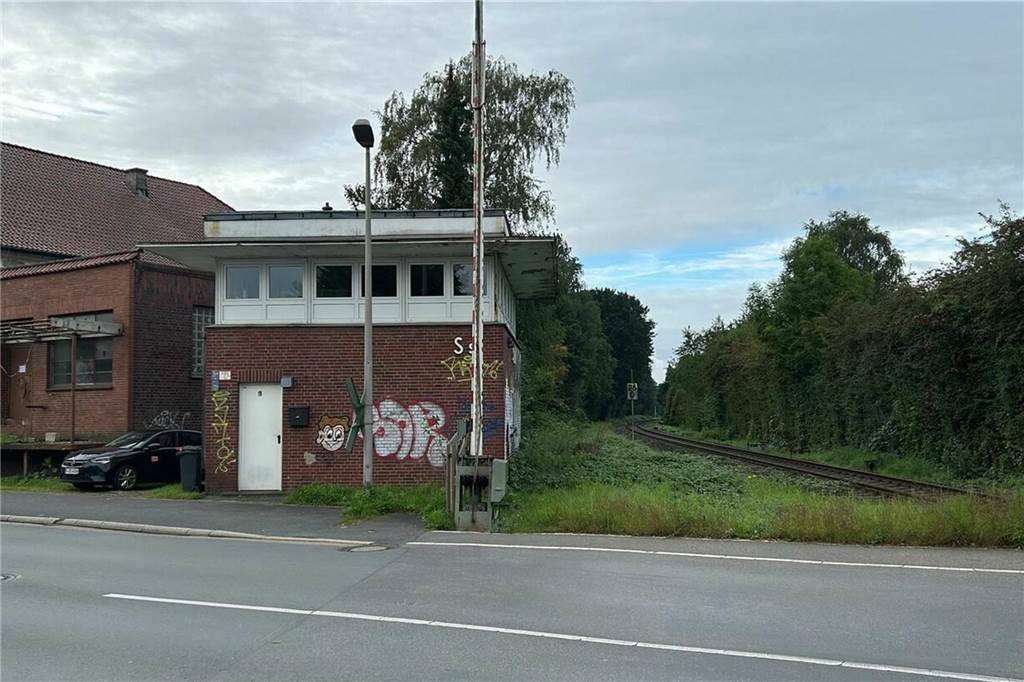 Seniorenwohnungen in Alter Molkerei: Käufer stellen Pläne vor Die Senioren werden in den künftigen Gebäuden eng an der Bahnlinie wohnen.