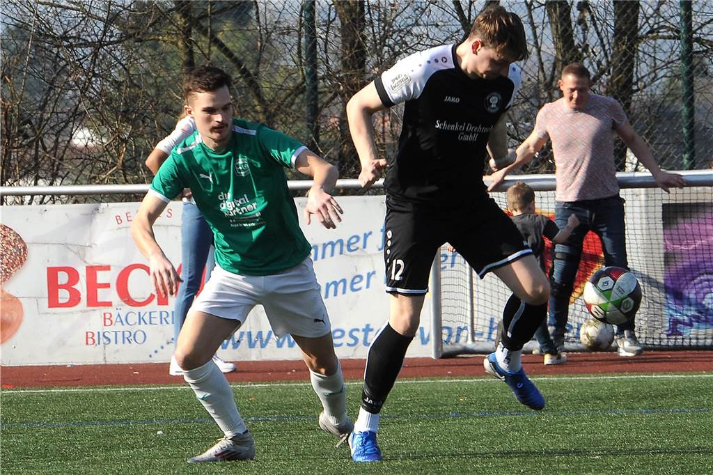 Der Schwerter Fußball-Sonntag in Bildern: 85 Fotos von fünf Spielen Die SG Eintracht Ergste hat gegen die Sportfreunde Sümmern mit 3:2 gewonnen.