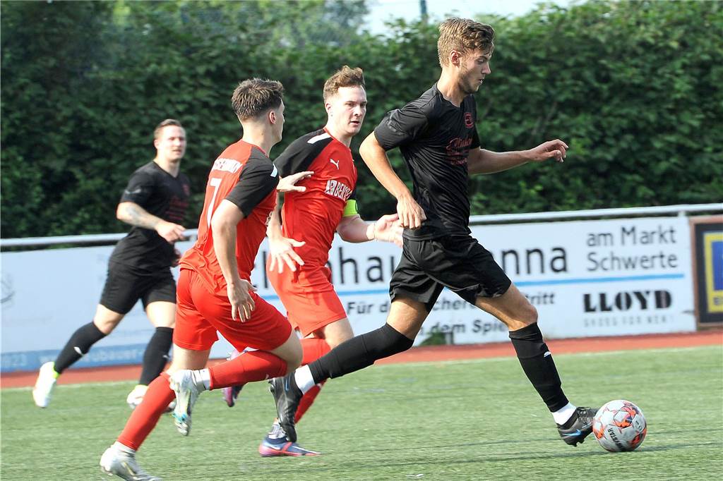 Die SG Eintracht Ergste hat sich vom FC Iserlohn II mit einem 2:2-Unentschieden getrennt.