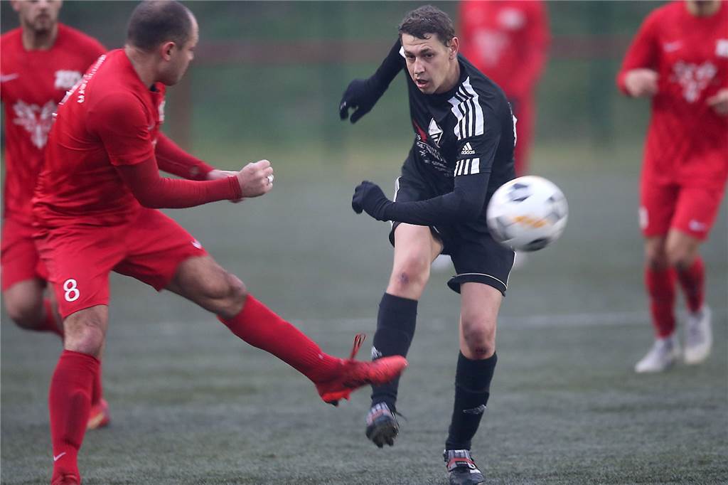 Fußball-Wechselbörse: Die Zu- und Abgänge der Castrop-Rauxeler Vereine zur Saison 2022/23 Die SG Victoria/Sportfreunde gewann das Kreisliga-A-Derby gegen den Sportplatznachbarn Arminia Ickern nach einem 2:0 und 2:2 am Ende mit 4:2. Zwei SG-Tore resultierten aus direkt verwandelten Eckbällen.