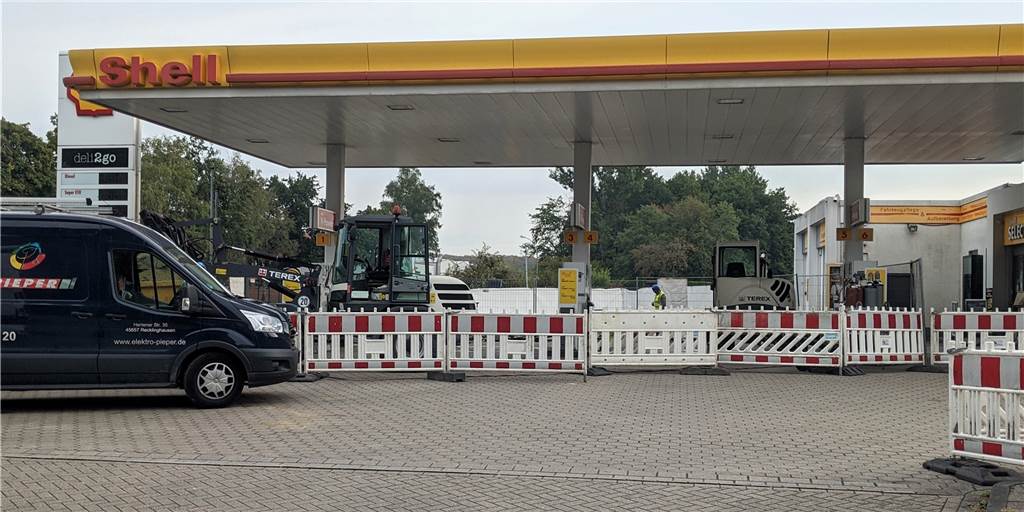 Tanken an Hervester Shell-Tankstelle für längere Zeit nicht möglich Die Shell-Tankstelle an der Halterner Straße in Hervest ist momentan eine Baustelle.
