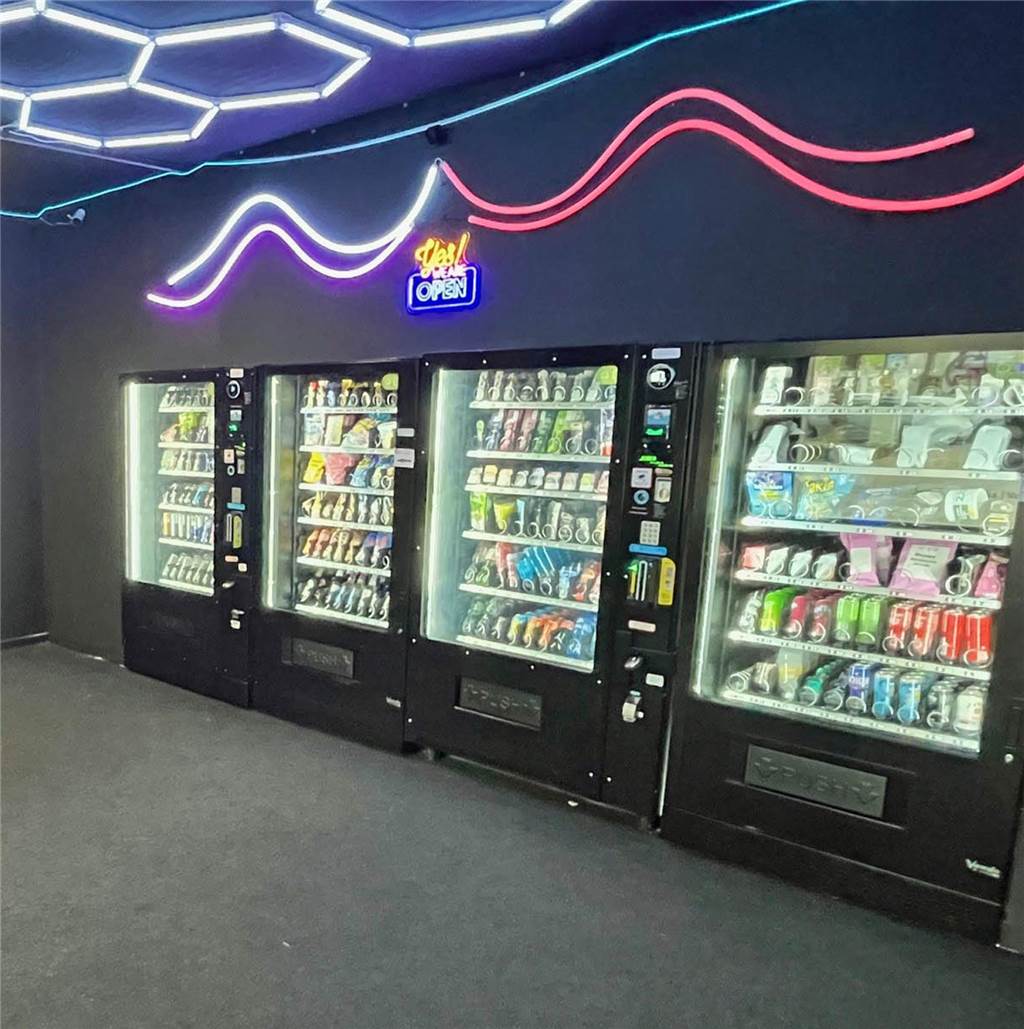 Automaten-Kiosk ohne Automaten? Veränderungen Am Griesetorn Nackte Wände im Automaten-Kiosk