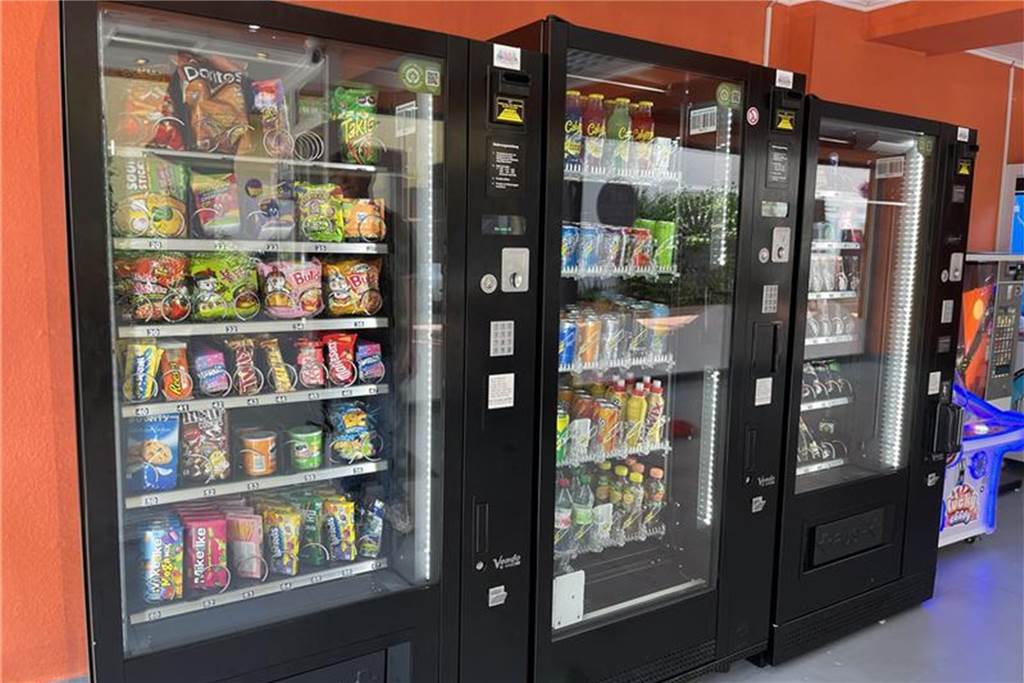 Ein Kiosk ohne Verkäufer: Die nächste Neuheit in der Altstadt Die Snackautomaten im Automaten-Kiosk Castrop-Rauxel.