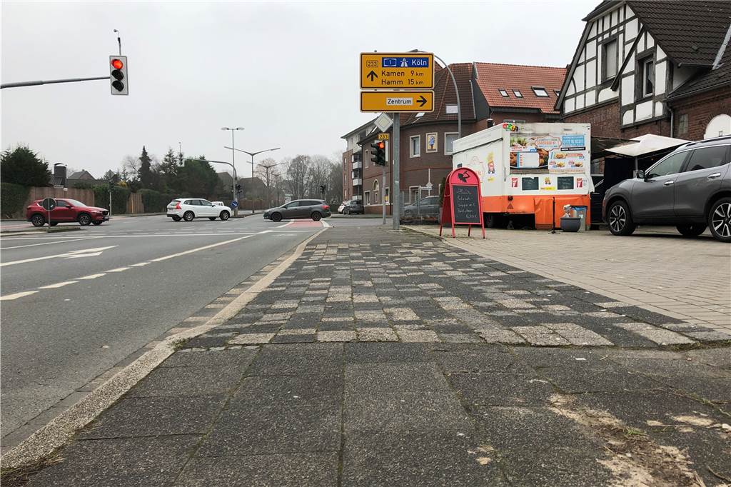 Imbiss gefährdet den Verkehr: Lächerlicher Streit um Snackbar Number 1 in Werne Die Snackbar Number 1 muss umziehen - unfreiwillig. Mehrere Gründe sprachen aus Sicht der Behörden gegen den Standort an der Ecke Alte Münsterstraße/Hansaring in Werne.