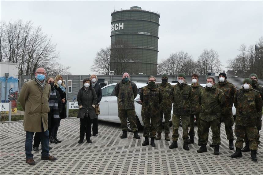 Bundeswehr im Corona-Einsatz in Dortmunder Seniorenheimen Die Soldaten sind am Dienstag in Dortmund begrüßt worden.
