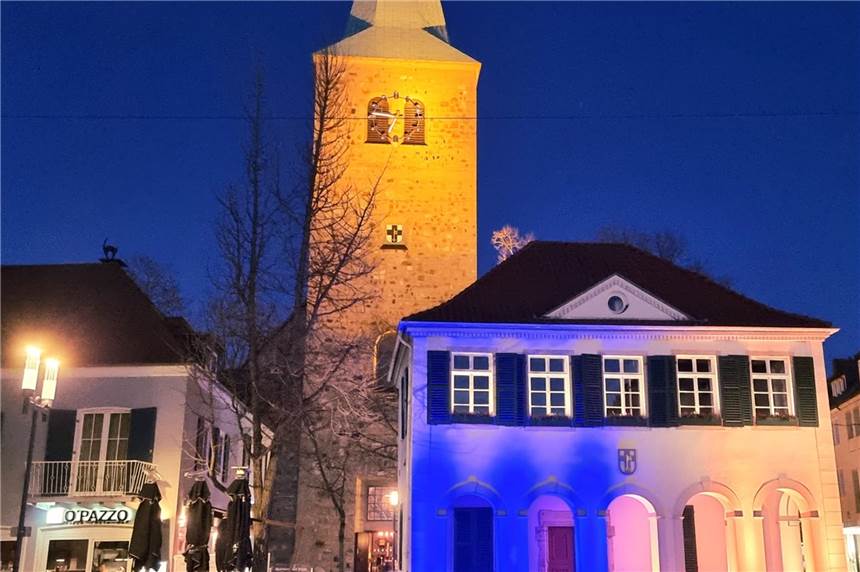 Re-Live: Bürgermeister Tobias Stockhoff kündigte Zeitenwende für Dorsten an Die Solidarität mit der Ukraine ist auch in Dorsten groß. Der Haupt- und Finanzausschuss kam zu einer Sondersitzung zusammen.
