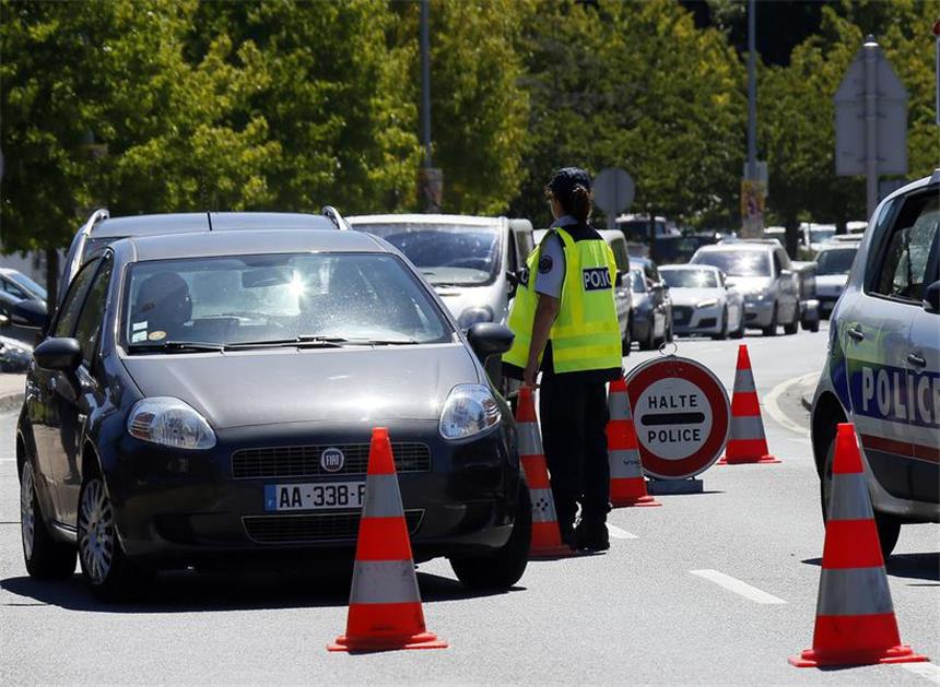 Spanische Polizei erschießt Attentäter von Barcelona Die Spanische Polizei führte gestern in vielen Landesteilen Verkehrskontrollen durch. Nahe dem katalanischen Ort Subirats erschoss sie einen Verdächtigen.