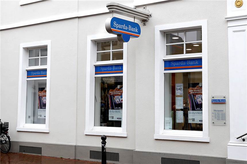 In Corona-Zeiten legen die Halterner mehr Geld „auf die hohe Kante“ Die Sparda-Bank in Haltern hat nun Bilanz für das Jahr 2020 gezogen.