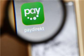 Die Sparkassen wollen dringend neue Kunden für Paydirekt gewinnen - und registrieren daher ihrerseits Kunden für den Bezahldienst.