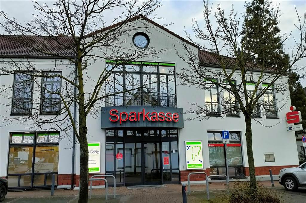 Schließung der Sparkasse an der Kreisstraße zurückgestellt: Besteht Hoffnung? Die Sparkassengeschäftsstelle in Bork soll zu einem SB-Standort umgewandelt werden. Ob an der jetzigen Stelle, ist noch unklar.