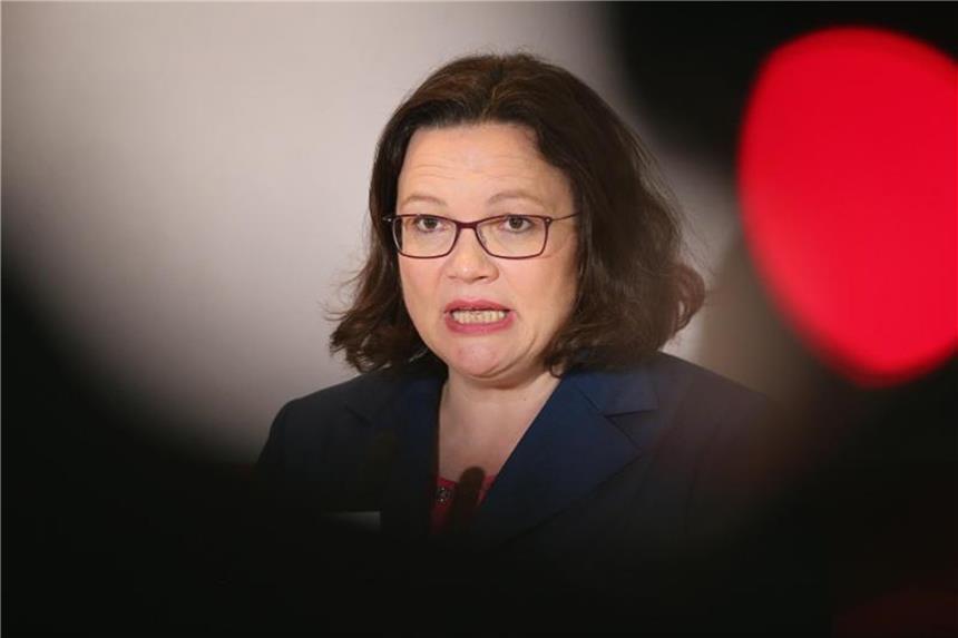 GroKo-Streit um Wehretat: SPD warnt vor „Aufrüstungsspirale“ Die SPD-Vorsitzende Andrea Nahles kritisiert die Verteidigungsministerin. Foto: Wolfgang Kumm