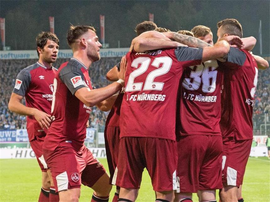 "Gut unterwegs": Nürnbergs frische Boygroup klopft oben an Die Spieler des 1. FC Nürnberg sind nach dem Sieg in Darmstadt nun Tabellendritter. Foto: Thorsten Wagner