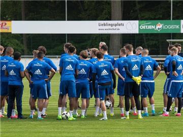 Die Spieler des Hamburger SV bereiten sich in Rotenburg an der Wümme auf das Spiel gegen Wolfsburg vor. Foto: Ingo Wagner