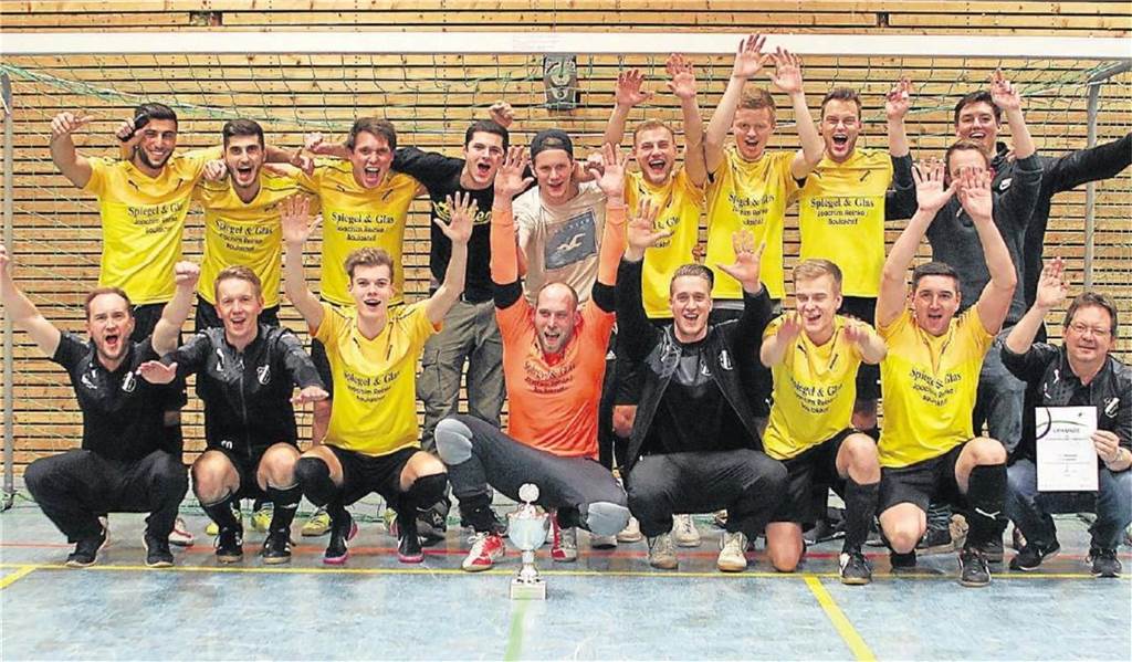 SV Langschede war eine echte Hallenmacht: Sieben Titel in neun Jahren gingen an die Ruhrbrücke Die Spieler des SV Langschede haben 2018 den Titel erneut verteidigt.