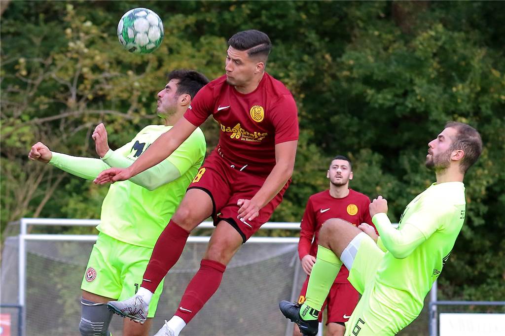 Paul Helfer spricht über Wechselgedanken: Der Trainer sieht eine aussterbende Generation Die Spieler von Eving Selimiye Spor werden von Trainer Paul Helfer in die Pflicht genommen.