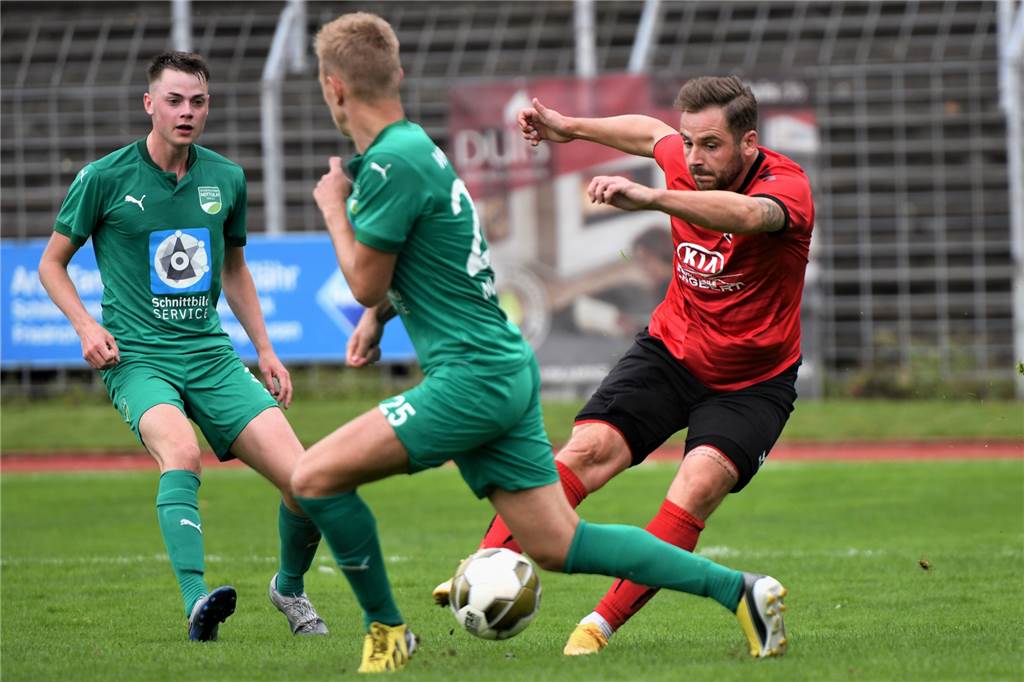 Wechsel des „Lokführers“: Nächster Konkurrent des Lüner SV trennt sich von seinem Trainer Die Spieler von GW Nottuln (grüne Trikots) bekommen einen neuen Cheftrainer.