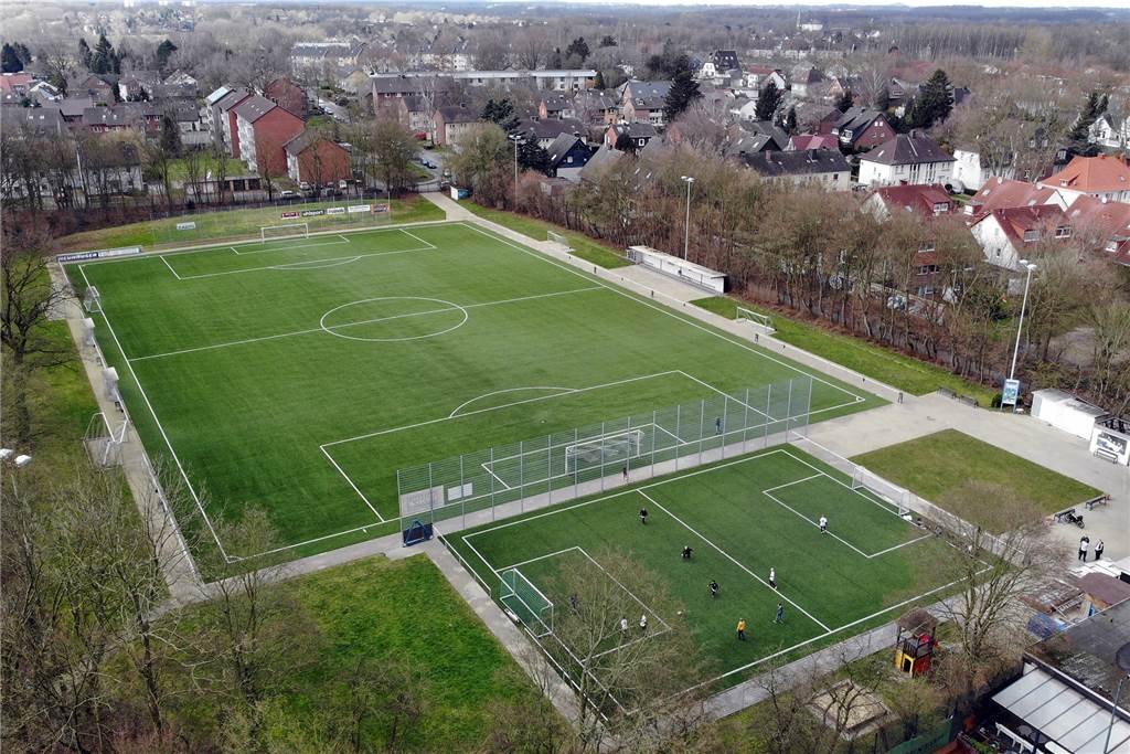 SV Preußen Lünen stellt sich neu auf: „Waren schon kurz davor, hier abzuschließen“ Die Sportanlage des SV Preußen Lünen wird mit einer neuen Flutlicht-Anlage ausgestattet.