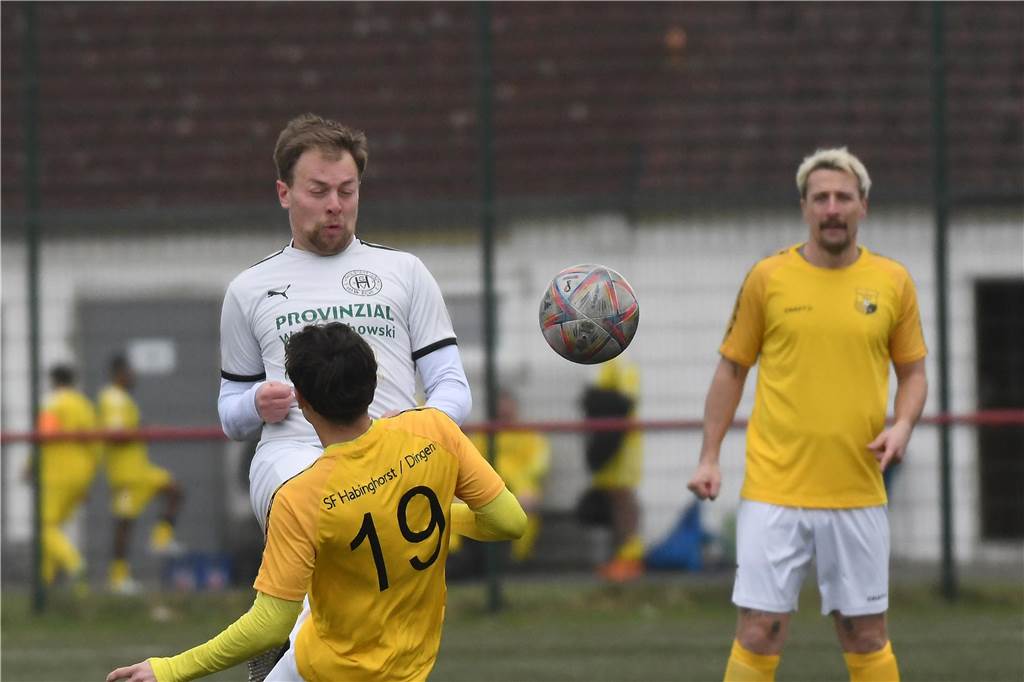 Die Sportfreunde Habinghorst/Dingen konnte gegen den SV Holsterhausen einen überzeugenden 4:2-Sieg einfahren und ist an den Gästen nun auf einen Tabellenplatz herangerückt.