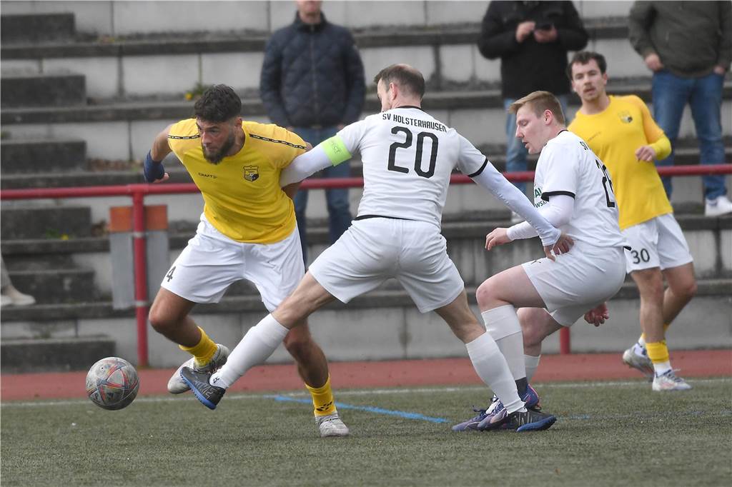 Die Sportfreunde Habinghorst/Dingen konnte gegen den SV Holsterhausen einen überzeugenden 4:2-Sieg einfahren und ist an den Gästen nun auf einen Tabellenplatz herangerückt.